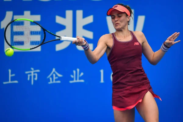 그들의 여자에 루마니아의 Halep에 중국의 2018에에서 Wta 2018 테니스 토너먼트의 — 스톡 사진