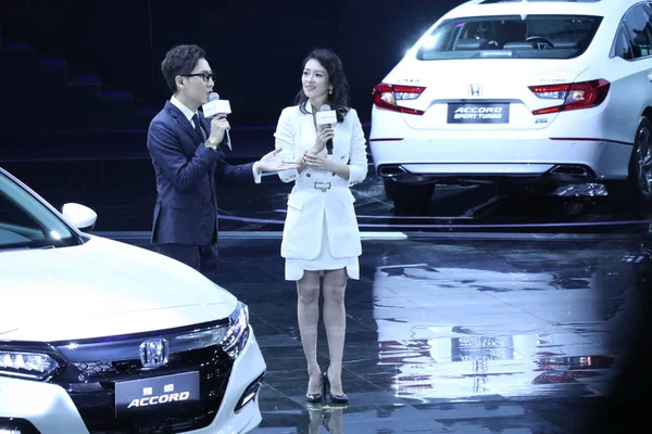 Kinesiska Skådespelerskan Zhang Ziyi Sköter 2018 Honda Accord Natten Beijing — Stockfoto