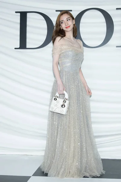 Skådespelerska Från Hong Kong Angelababy Utgör Christian Dior Våren Sommaren — Stockfoto