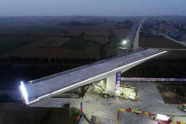 Puente Viga Que Pesa 500 Toneladas Gira Grados Sentido Contrario —  Fotos de Stock