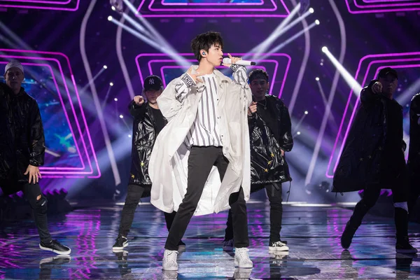 Karry Wang Wang Junkai Grupo Masculino Chinês Tfboys Realiza Durante — Fotografia de Stock