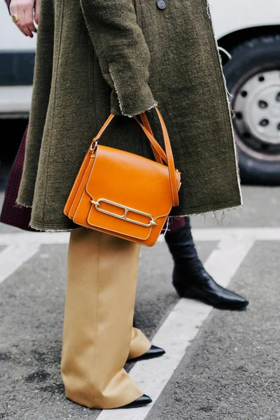 Trendy Pedestrian Walks Street Paris Fashion Week Fall Winter 2018 — Stock Photo, Image