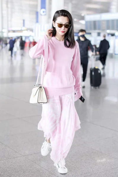 Китайська Актриса Бінбін Прибуває Пекінського Міжнародного Столичного Аеропорту Пекіні Березня — стокове фото