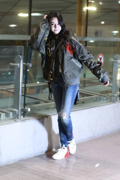 Chinese Uigur Actress Dilraba Dilmurat Pictured Leaving Beijing Capital International — Stock Photo, Image