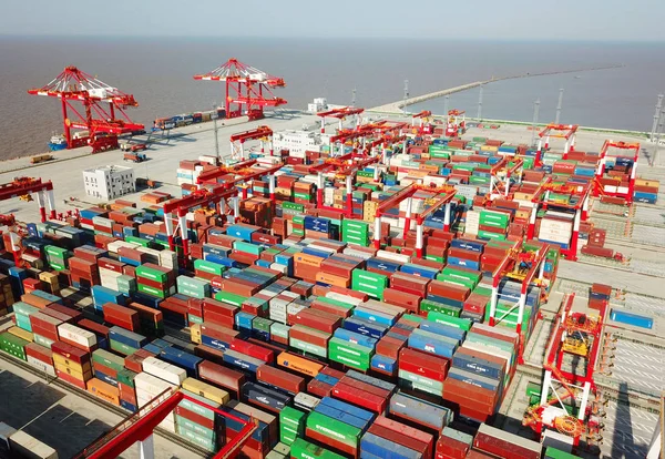 An aerial view of containers at the fourth phase of the Yangshan Deep-Water Port, the world's largest automated cargo terminal, in Shanghai, China, 10 April 2018 — Stock Image Aerial View Containers Fourth Phase Yangshan Deep Water Port World Stock Image