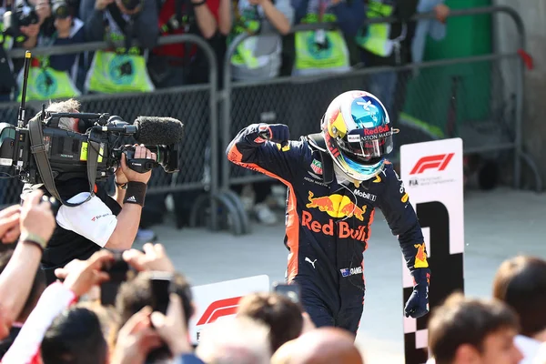 드라이버 다니엘 Ricciardo 레이싱의 승리는 2018 포뮬러 그랑프리 상하이에서 상하이 — 스톡 사진
