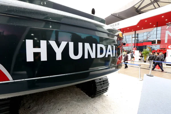 Vista Logotipo Hyundai Durante Sétima Feira Internacional Máquinas Construção Máquinas — Fotografia de Stock