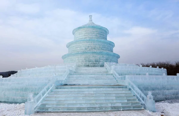 Ледяная Скульптура Храма Небес Изображена Время Международной Выставки Снежной Скульптуры — стоковое фото