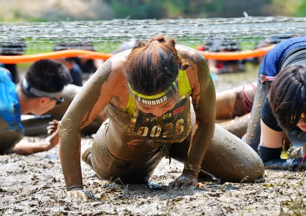 Participante Participa Corrida Mudder 2018 Corrida Obstáculos Olympic Forest Park — Fotografia de Stock