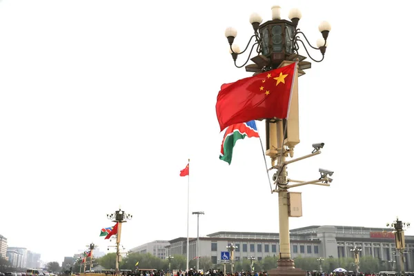 Banderas Nacionales China Namibia Ondean Poste Luz Frente Tribuna Tian — Foto de Stock