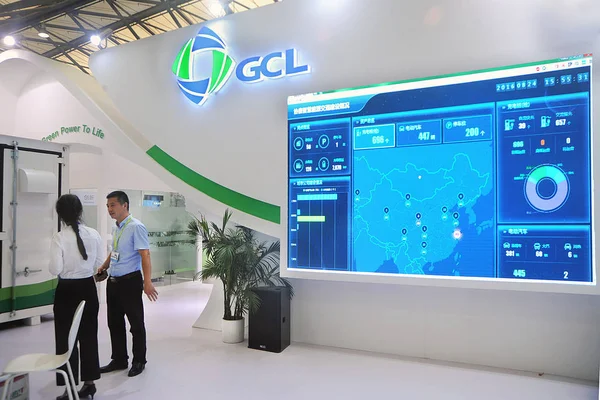 Gente Visita Stand Gcl System Integration Technology Durante Una Exposición — Foto de Stock