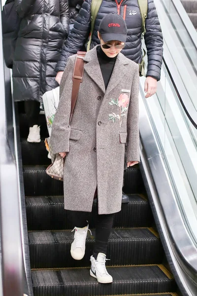 Chinese Singer Yuchun Pictured Beijing Capital International Airport Beijing China — Stock Photo, Image