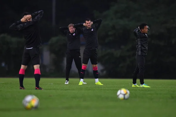 Japán Cerezo Osaka Játékosok Részt Vesznek Egy Képzés Gyűlés Előtt — Stock Fotó