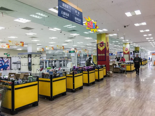 Vista Interior Uma Tomada Fechada Supermercado Sul Coreano Varejista Mercadorias — Fotografia de Stock