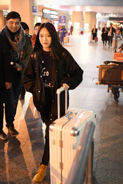 Jiaai 中国の女の子グループ Snh48 チーム Nii の新キャプテンは 2018 上海の上海虹橋国際空港で描かれています — ストック写真