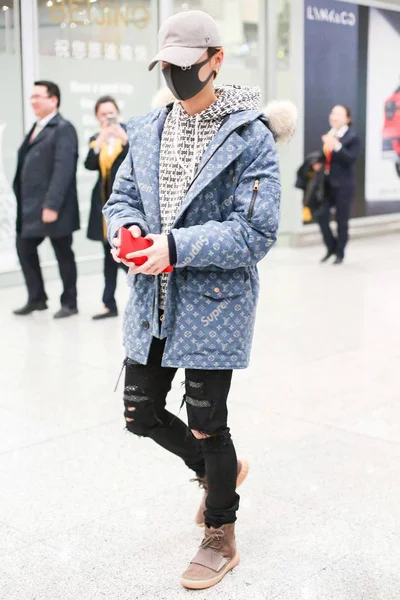Chinese Singer Actor Han Pictured Beijing Capital International Airport Beijing — Stock Photo, Image