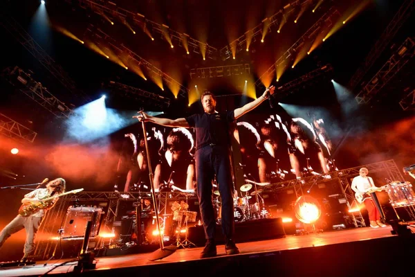 Miembros Banda Rock Estadounidense Imagine Dragons Tocan Durante Imagine Dragons —  Fotos de Stock