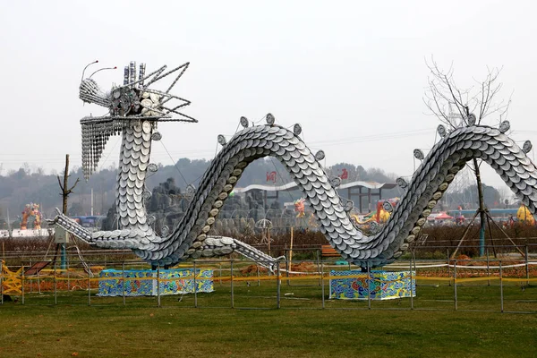 Dragon Chinois 100 Mètres Long Composé 000 Porcelaines Est Exposé — Photo