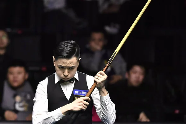 Xiao Guodong Çin Ikinci Tur Maçında Bir Atış Ding Junhui — Stok fotoğraf