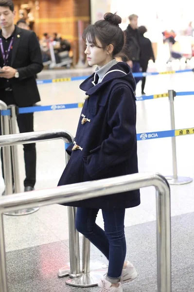 Chinese Singer Actress Jingyi Pictured Beijing Capital International Airport Beijing — Stock Photo, Image