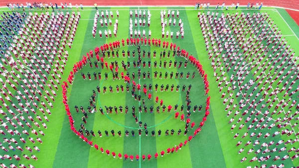 000 Professores Estudantes Posam Para Enorme Personagem Chinês Que Significa — Fotografia de Stock
