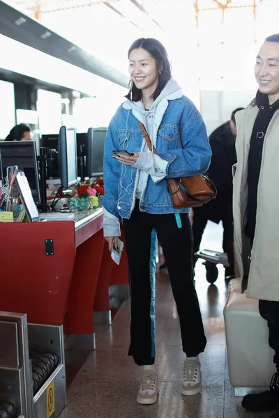 Das Chinesische Model Liu Wen Auf Dem Internationalen Flughafen Der — Stockfoto