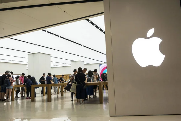 Chinese Klanten Bezoeken Een Apple Store Hong Kong China December — Stockfoto