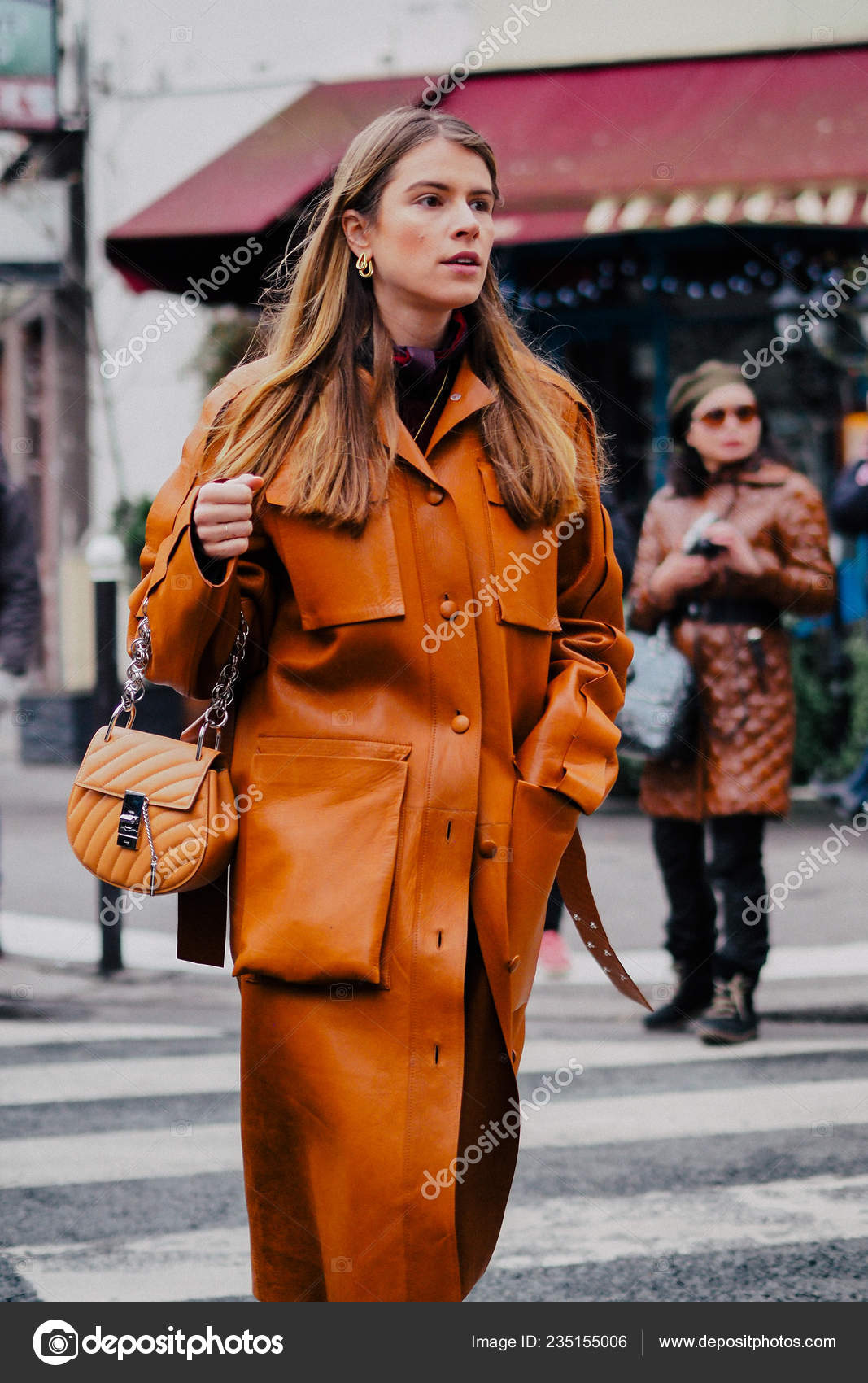 Trendy Pedestrian Walks Street Paris Fashion Week Fall Winter 2018