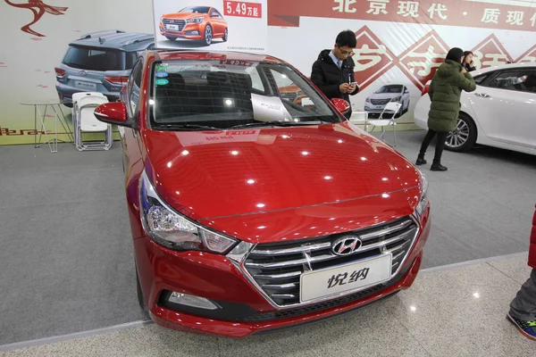 Une Voiture Hyundai Verna Est Exposée Lors Une Exposition Automobile — Photo