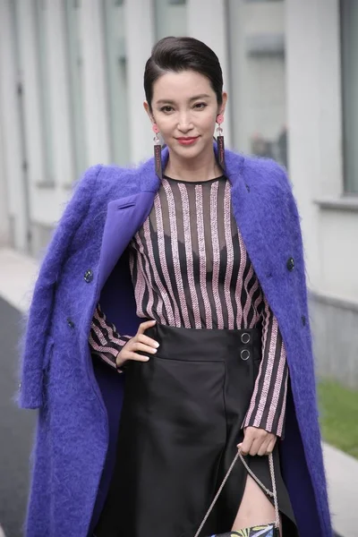 中国女優の李冰冰に到着のジョルジオ アルマーニのショーのため ミラノ ファッション週秋 2018 年ミラノ イタリア 2018 — ストック写真