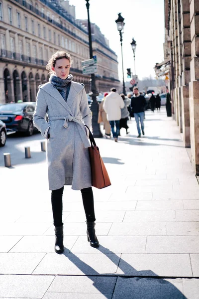 Passeios Pedestres Moda Rua Durante Paris Fashion Week Fall Winter — Fotografia de Stock