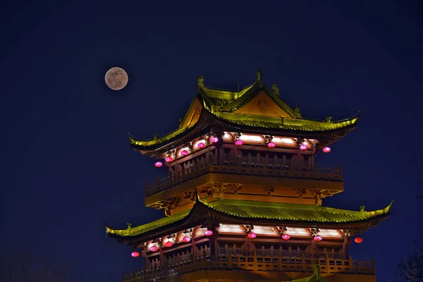 Antico Edificio Visto Contro Sangue Supermoon Nella Città Huaian Nella — Foto Stock