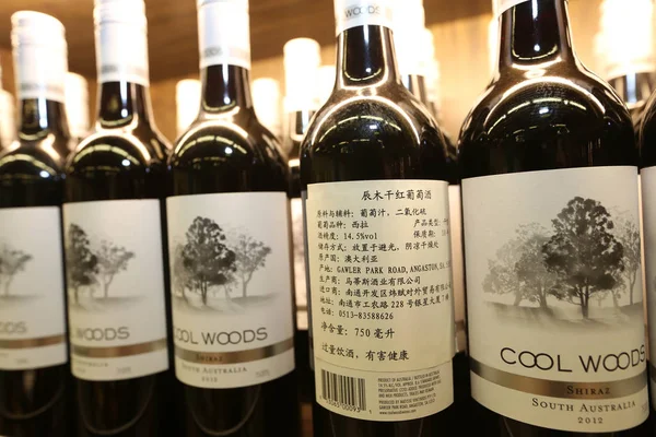 Flessen Wijn Geïmporteerd Uit Australië Zijn Koop Een Direct Sales — Stockfoto