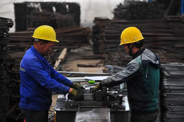 Trabajadores Chinos Trabajan Sitio Construcción Sección Chengdu Para Ferrocarril Sichuan —  Fotos de Stock