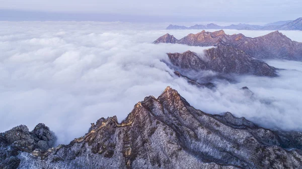 Paisaje Gran Muralla Jiankou Rodeado Por Mar Nubes Después Nieve — Foto de Stock