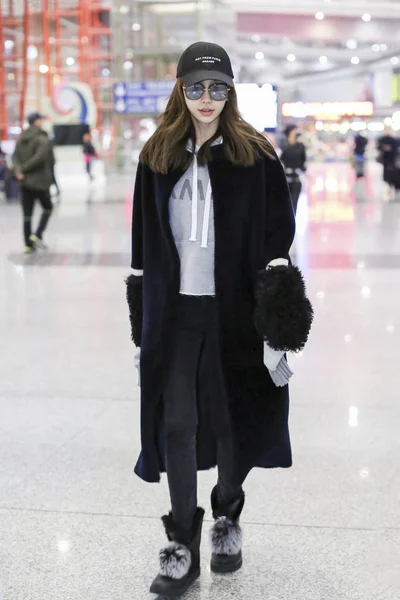 Hong Kong Model Actress Angelababy Arrives Beijing Capital International Airport — Stock Fotó