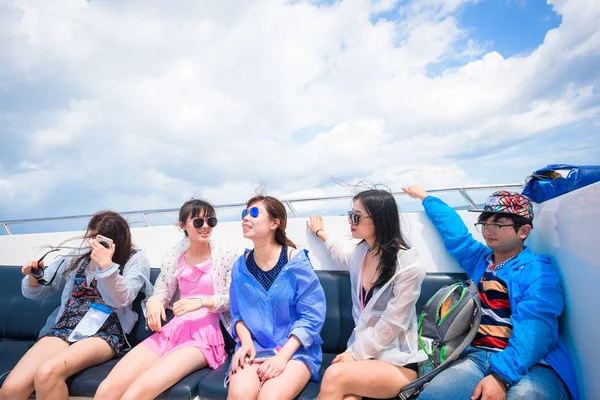 Les Touristes Chinois Profitent Leur Visite Sur Hors Bord Touristique — Photo