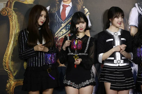 韩国女孩团体 G友成员出席2018年2月27日在台湾台北举行的音乐会新闻发布会 — 图库照片