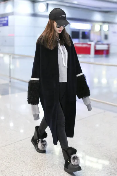 Modella Attrice Angelaby Hong Kong Arriva All Aeroporto Internazionale Pechino — Foto Stock