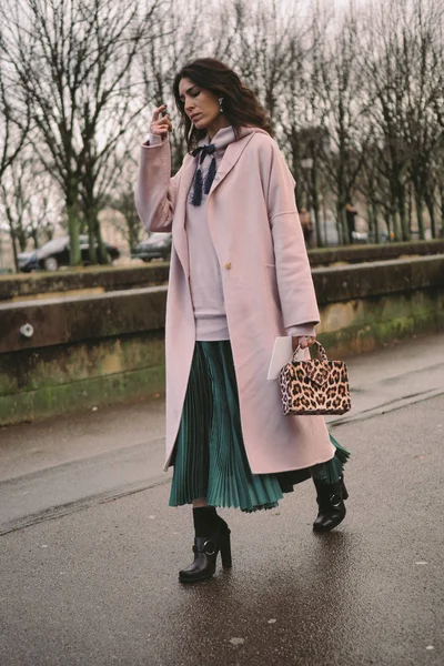 Paseos Peatonales Moda Por Calle Durante Semana Moda París Otoño —  Fotos de Stock