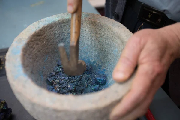 Year Old Chinese Craftsman Qiu Qingnian Makes Color Pigments Traditional — Stock Photo, Image