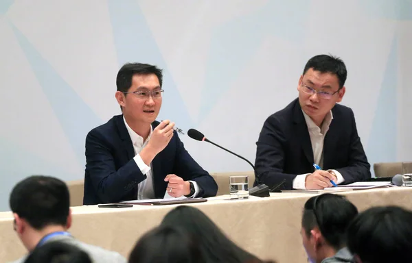 Pony Huateng Esquerda Presidente Ceo Tencent Holdings Ltd Fala Uma — Fotografia de Stock