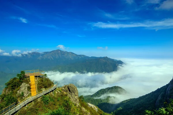 Pohled Nejvyšší Most Skleněného Skla Guangdong Postavený Mezi Útesy Pohoří — Stock fotografie