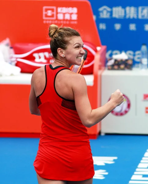 Simona Halep Rumänien Utgör För Att Fira Efter Att Besegra — Stockfoto