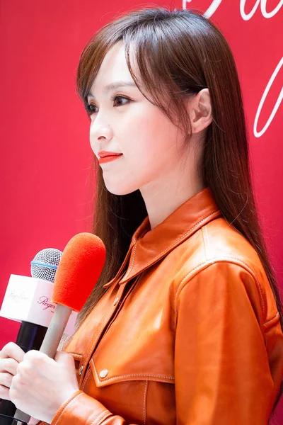 中国女優ティファニー唐や唐燕 2018 日中国東部の江蘇省南京市でのプロモーション イベントに出席します — ストック写真