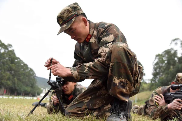 Guangxi Fegyveres Rendőrség Mesterlövész Cölöpök Akár Héj Esetben Során Harci — Stock Fotó