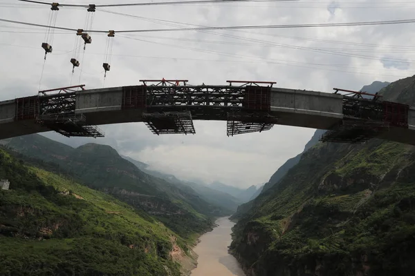 Widok Główny Łuk Yingge Bridge Który Jest Przekształcany Kolejki Linowej — Zdjęcie stockowe