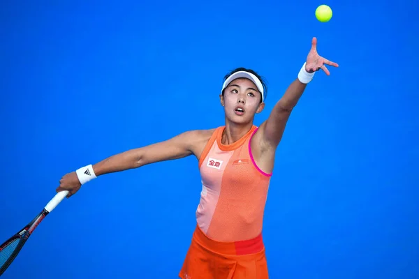 Wang Qiang China Serves Alison Riske United States First Match — Stock Photo, Image