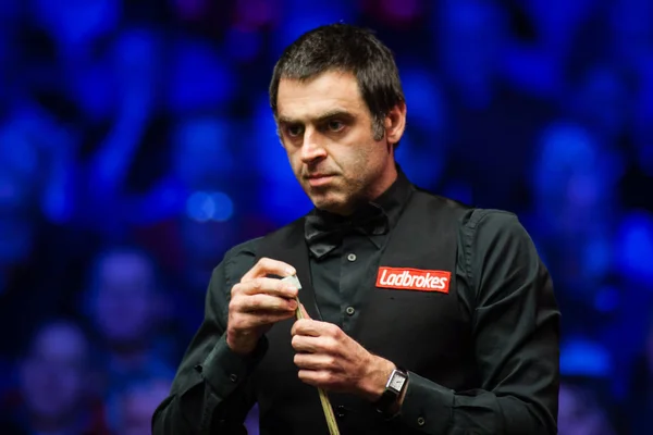 Ronnie Sullivan Inglaterra Aproveita Sua Sugestão Considerar Tiro Para Judd — Fotografia de Stock