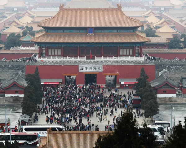 Los Turistas Llenan Museo Del Palacio También Conocido Como Ciudad —  Fotos de Stock